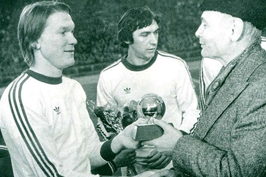 1975