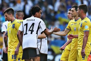 Німеччина і Україна в ювілейному для господарів матчі зіграли у святковий футбол